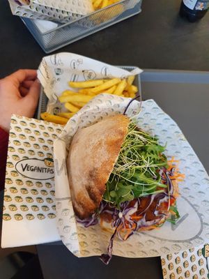 Seitan pita at Veganitas in Zurich