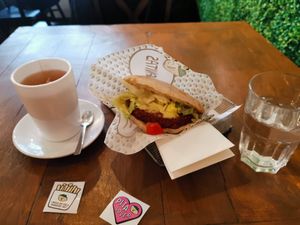 Special Pita (limited availability): CRISPY VEGANITAS CHICK'N at Veganitas in Zurich