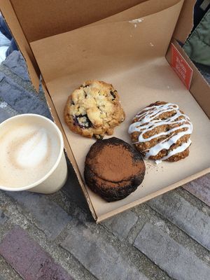  at Round & Edgy in Berlin