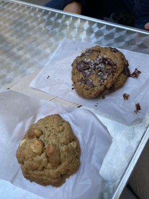 Choc chip and white choc macadamia cookie   at Round & Edgy in Berlin