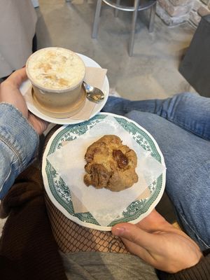 Macadamia cookie and pudding heaven ❤️❤️  at Round & Edgy in Berlin