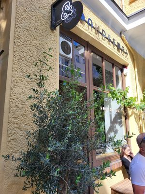  at Round & Edgy in Berlin