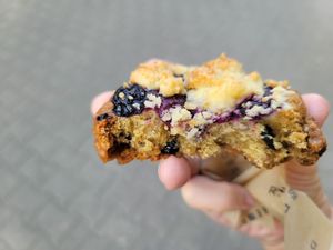 Inside of blueberry streusel cookie at Round & Edgy in Berlin