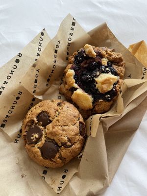  Choc nut & blueberry   at Round & Edgy in Berlin