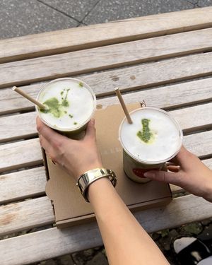 So lecker der Matcha   at Round & Edgy in Berlin