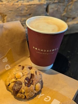 Chocolate Nut Cookie and Chai Latte at Round & Edgy in Berlin