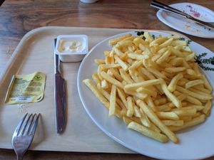 French fries (4,50€) and vegan aioli at Kaunispään Huippu Oy in Saariselkae