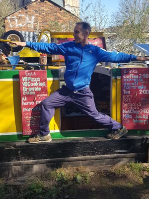 If you wish to Yoga and then eat nice meal at Dreckly's Cafe Boat in Oxford