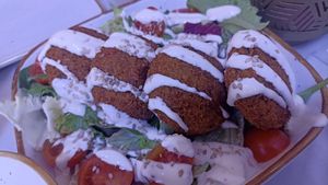 Ensalada de falafel at Afandi Delicias Del Sultán in Valencia