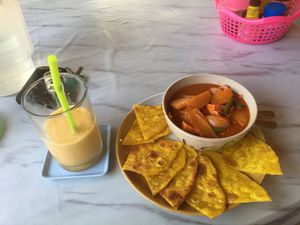 Roti + Massaman Curry (vegan)   at HALAL FOOD in Koh Jum