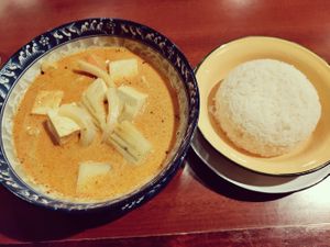 Vegan Yellow Curry with tofu + rice at Chiang Rai in Long Beach