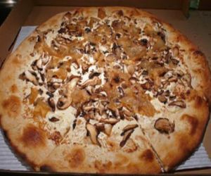 Tuscan Pizza (veganized) at zpizza in Long Beach