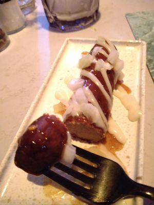 Zelfs vega frikandel. at Rozey in Amersfoort