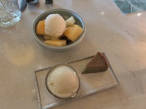 En vegan toetjes   at Rozey in Amersfoort