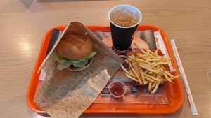 Vagen Burger at Umami Burger - Kinshicho Parco in Tokyo