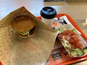 Vegan burger and drink/salad set   at Umami Burger - Kinshicho Parco in Tokyo