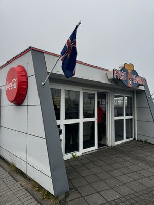   at Pylsuvagninn in Selfoss