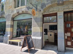 Front + entrance at Hempies - Händelstraße in Cologne