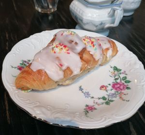 Pride-Me Croissant at Hempies - Händelstraße in Cologne