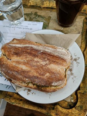 Pesto and mozzarella at Hempies - Händelstraße in Cologne