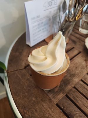 Ice cream at Hempies - Händelstraße in Cologne