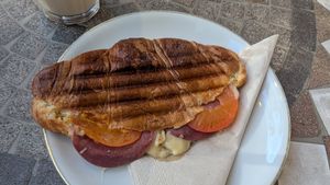 Grill me panini at Hempies - Händelstraße in Cologne