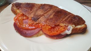 Toasted croissant sandwich at Hempies - Händelstraße in Cologne