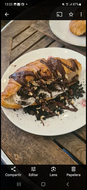 ice cream croissant at Hempies - Händelstraße in Cologne