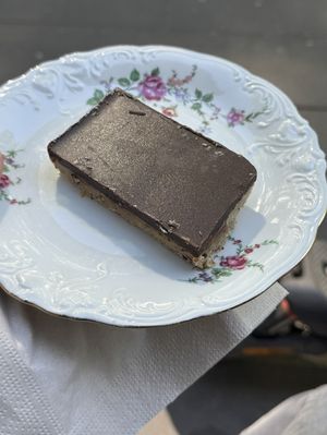 Mandel Tahin Schnitte  at Hempies - Händelstraße in Cologne