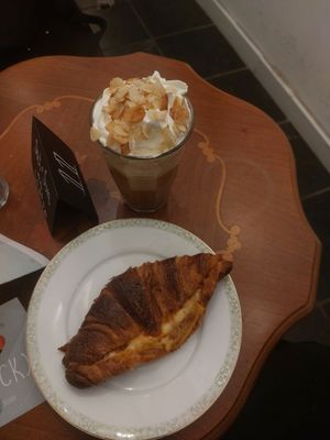 Kimchi croissant and bienenstich latte (seasonal special) at Hempies - Händelstraße in Cologne