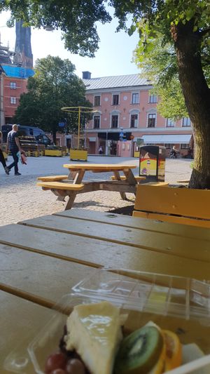 Taking the cake to go - they added a few fruit at Årummet in Uppsala