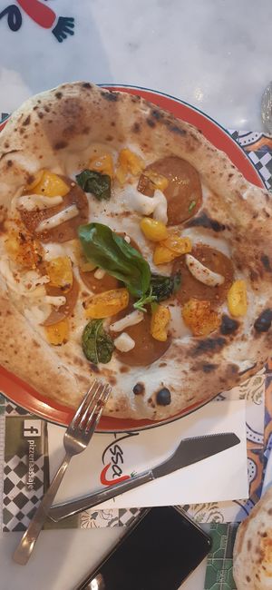 Pizza Diavola Vegana: spicy at Assaje in Trieste