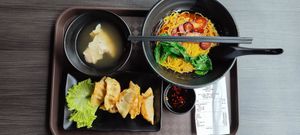 Wanton noodle 4.50
Fried wanton 4.50 at Makan Vegan - 斋这里 in Central Singapore