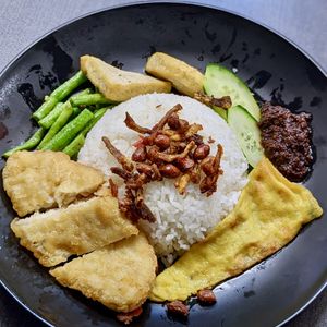 Nasi Lemak Set with Omni fish and OnlyEg omelette at Makan Vegan - 斋这里 in Central Singapore