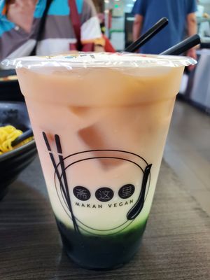 Three color bubble tea at Makan Vegan - 斋这里 in Central Singapore