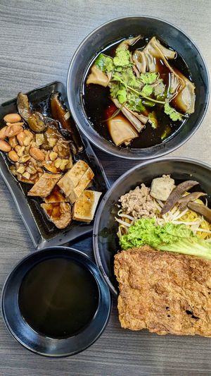 Kway Chup, Mushroom Minced Meat Noodles at Makan Vegan - 斋这里 in Central Singapore