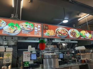 Choose what to eat and order at that counter at Makan Vegan - 斋这里 in Central Singapore