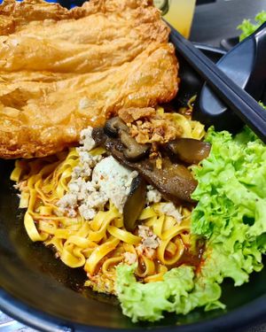 Bak Chor Mee at Makan Vegan - 斋这里 in Central Singapore