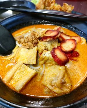 Laksa at Makan Vegan - 斋这里 in Central Singapore