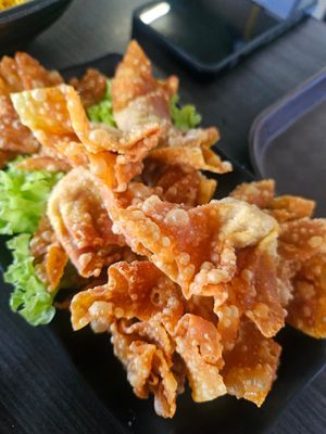 Deep fried wanton 😍 ~ 21/12/23 at Makan Vegan - 斋这里 in Central Singapore