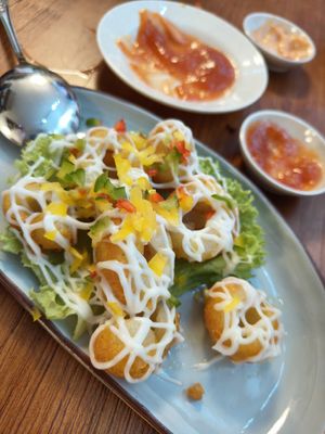 Crystal ling long fried fruits at Makan Vegan - 斋这里 in Central Singapore