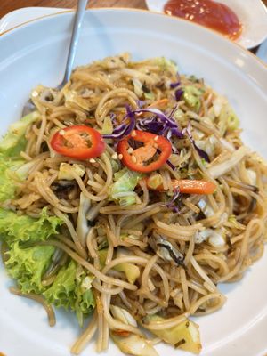 Fried noodles at Makan Vegan - 斋这里 in Central Singapore