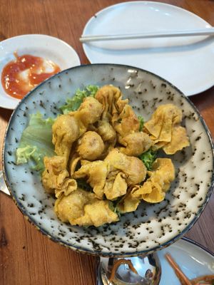 Fried wanton at Makan Vegan - 斋这里 in Central Singapore