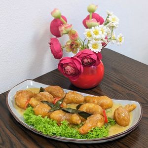 Vegan Buttered Prawn at Makan Vegan - 斋这里 in Central Singapore