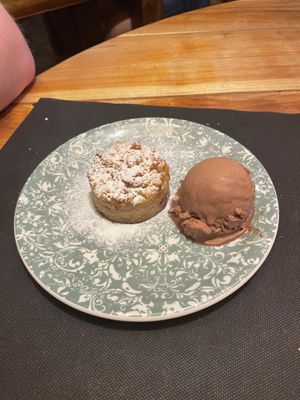 Vegan apple pie with vegan ferrerro rocher ice cream (€6,25)  at La Nou in Blanes