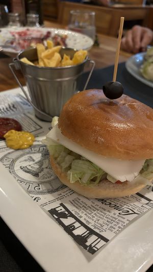 Veggie burger (quinoa y falafel )  at La Nou in Blanes