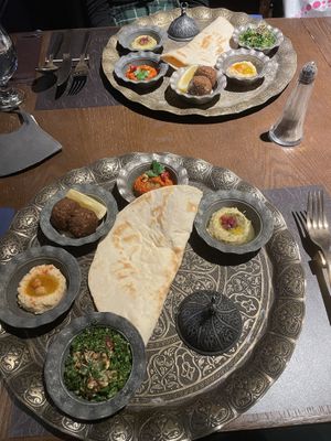 Vegan mezze platters  at CARVAAN Delicatessen & Beer stop in Tokyo