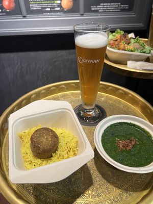   at CARVAAN Delicatessen & Beer stop in Tokyo