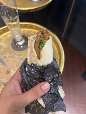   at CARVAAN Delicatessen & Beer stop in Tokyo