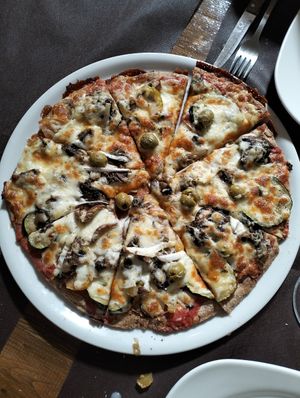 Pizza de berenjena. La mejor pizza que he probado 😋 at La Sella in Cartagena